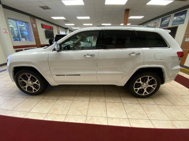 Used 2020 Jeep Grand Cherokee Overland RWD image 4