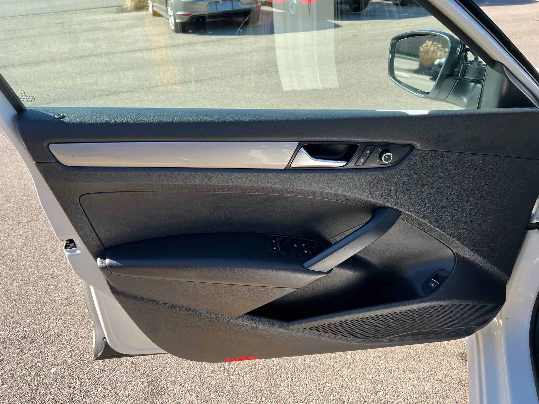 Used 2013 Volkswagen Passat 2.5 S image 17