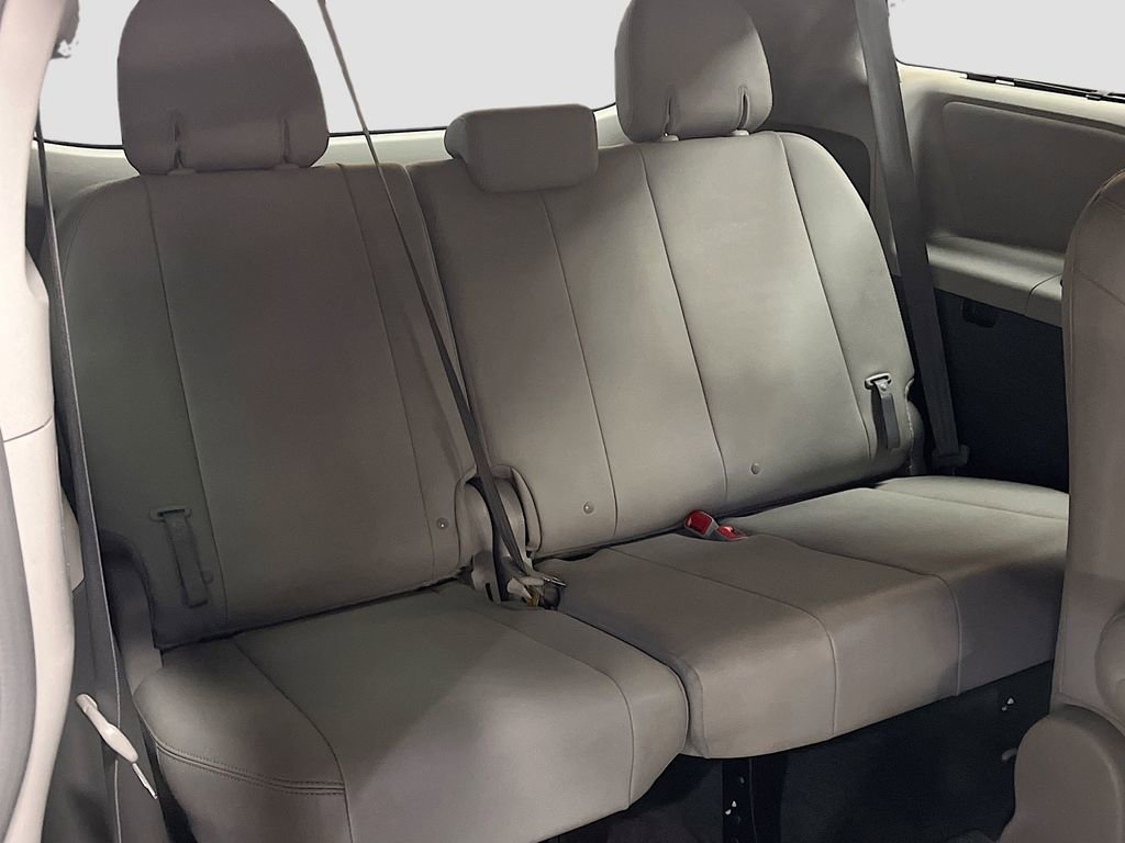Used 2017 Toyota Sienna XLE image 27
