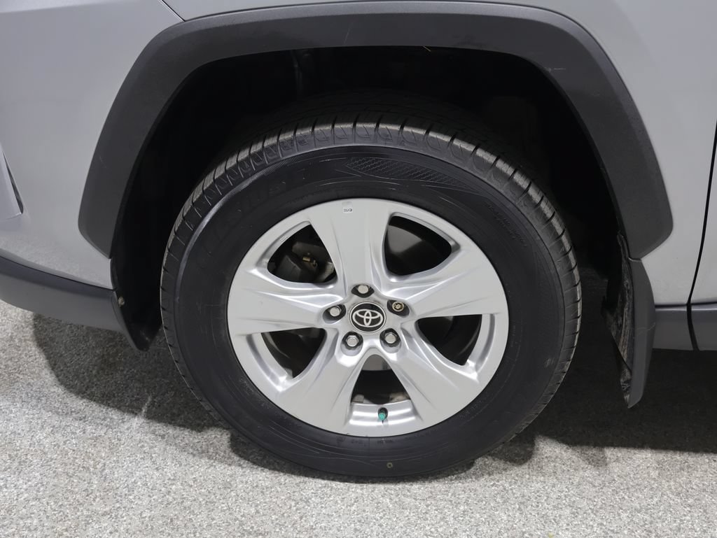 Used 2021 Toyota RAV4 XLE w/ Convenience Package AWD/4WD image 9