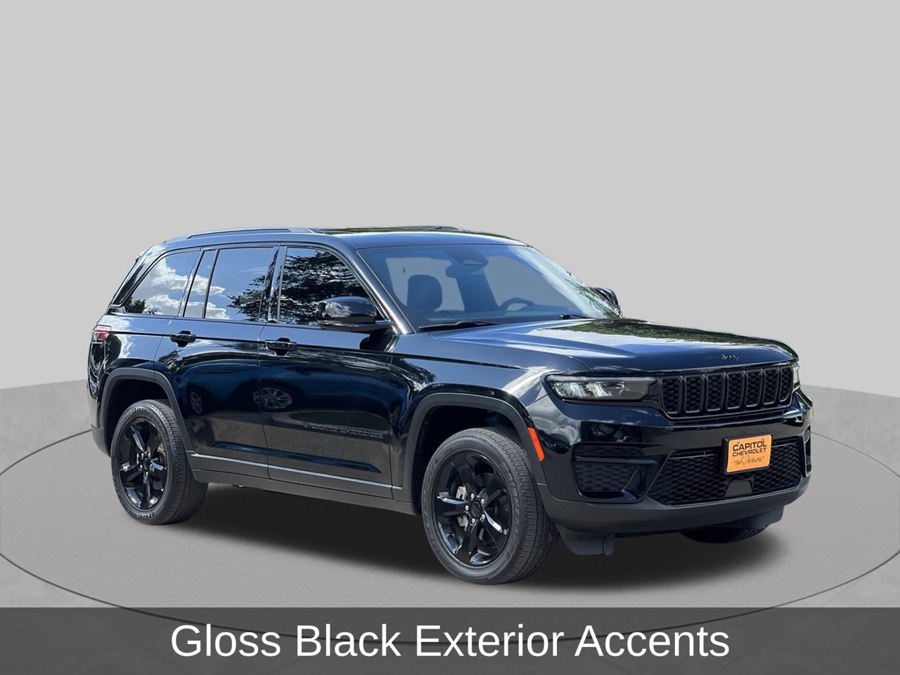 Used 2023 Jeep Grand Cherokee Altitude AWD/4WD image 7