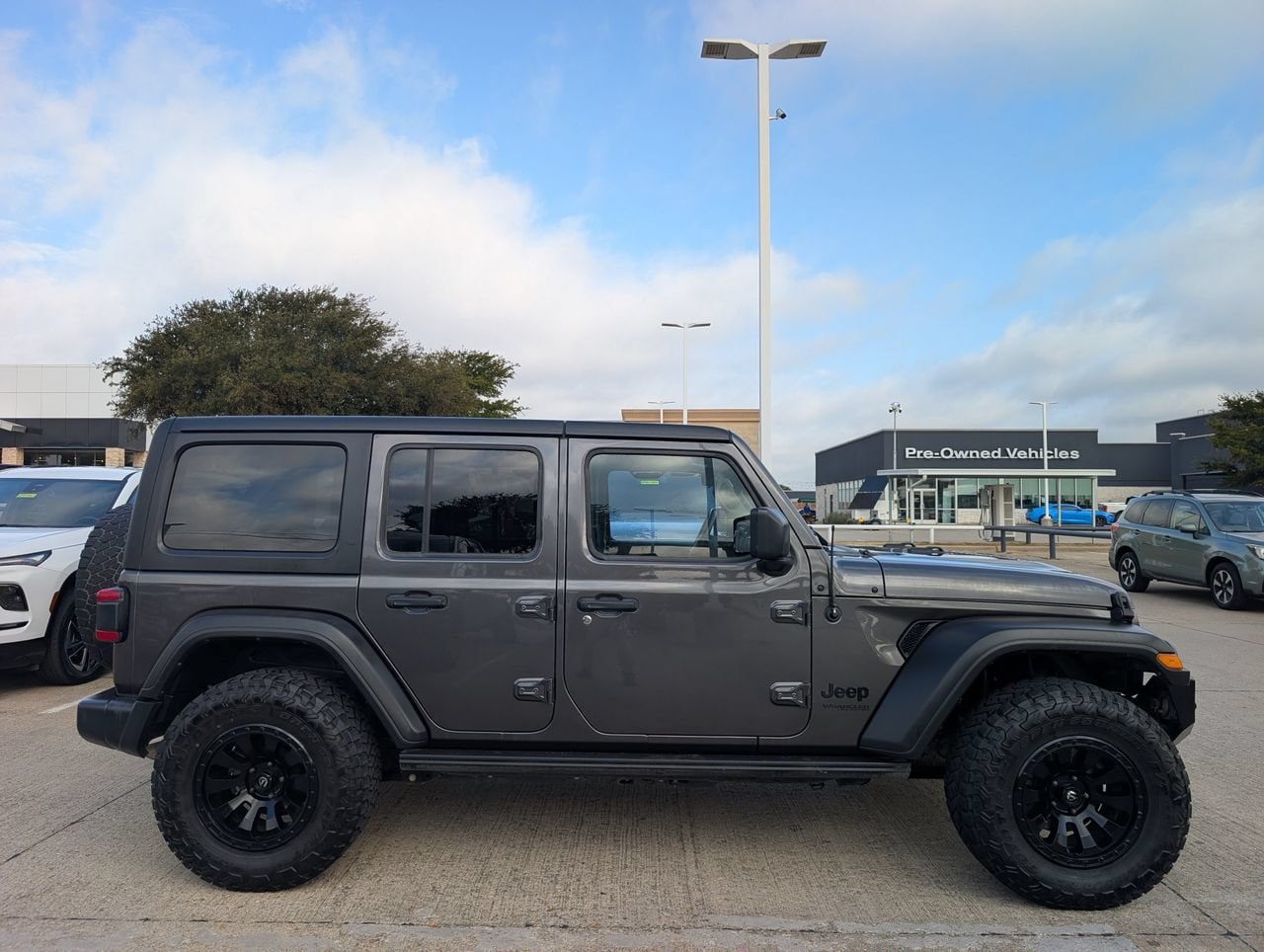 Used 2019 Jeep Wrangler Unlimited Sport AWD/4WD image 3