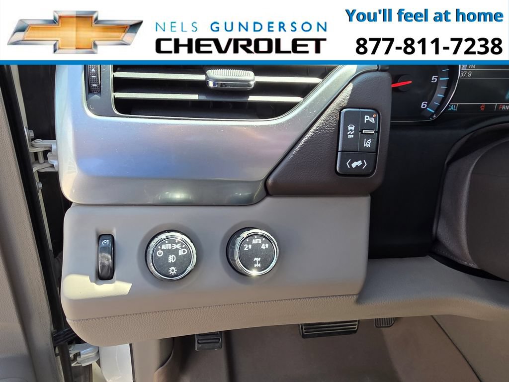 Used 2015 Chevrolet Suburban LTZ AWD/4WD image 23