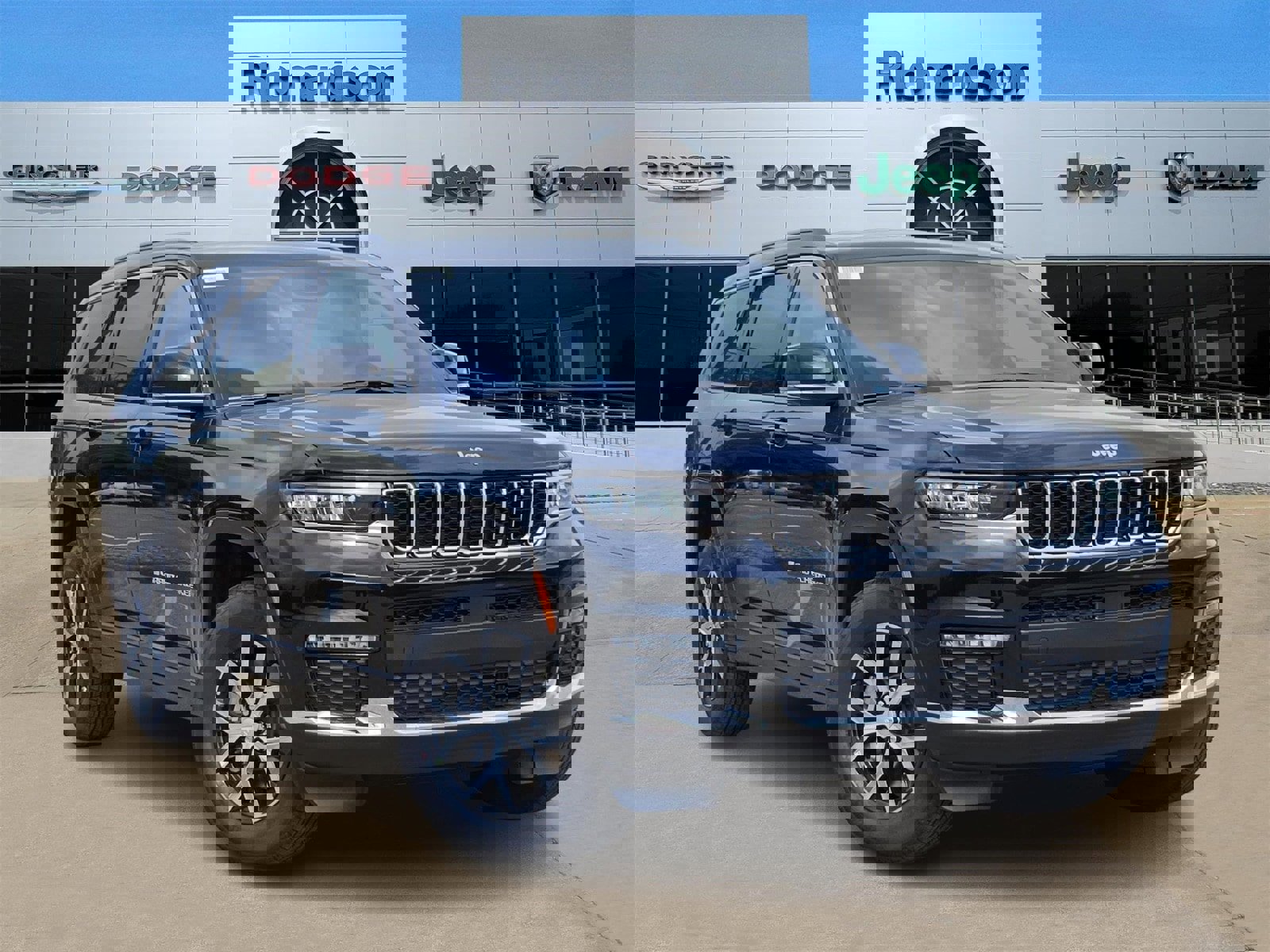 New 2025 Jeep Grand Cherokee L Limited w/ Trailer Tow Package