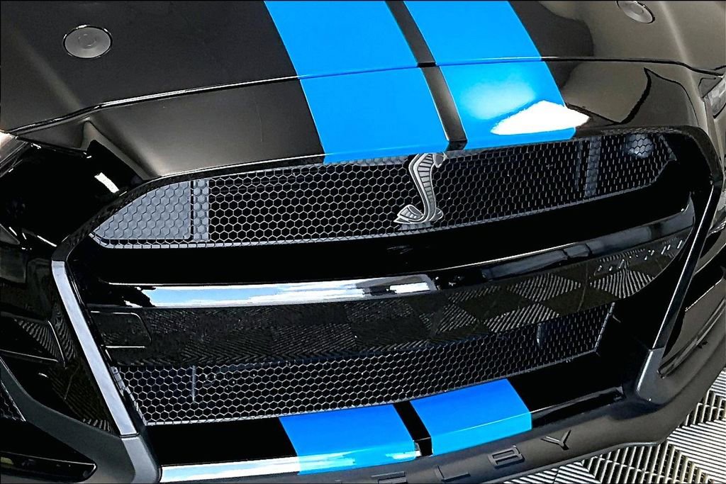 Used 2021 Ford Mustang Shelby GT500 w/ Technology Package image 30