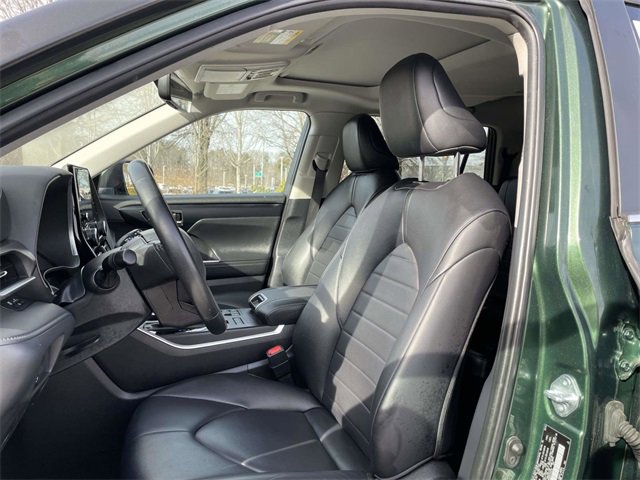 Used 2024 Toyota Highlander XLE image 21