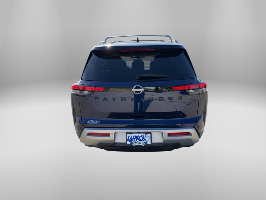 Used 2023 Nissan Pathfinder Platinum w/ Black Appearance Package FWD image 4