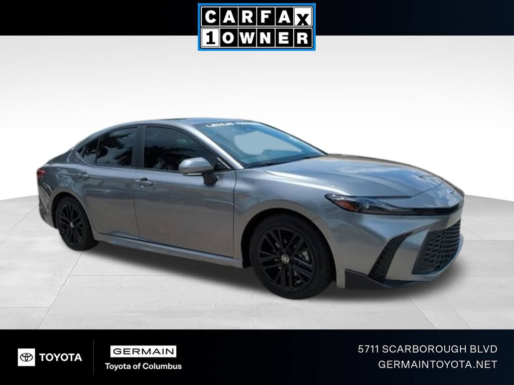 Used 2025 Toyota Camry SE FWD image 1