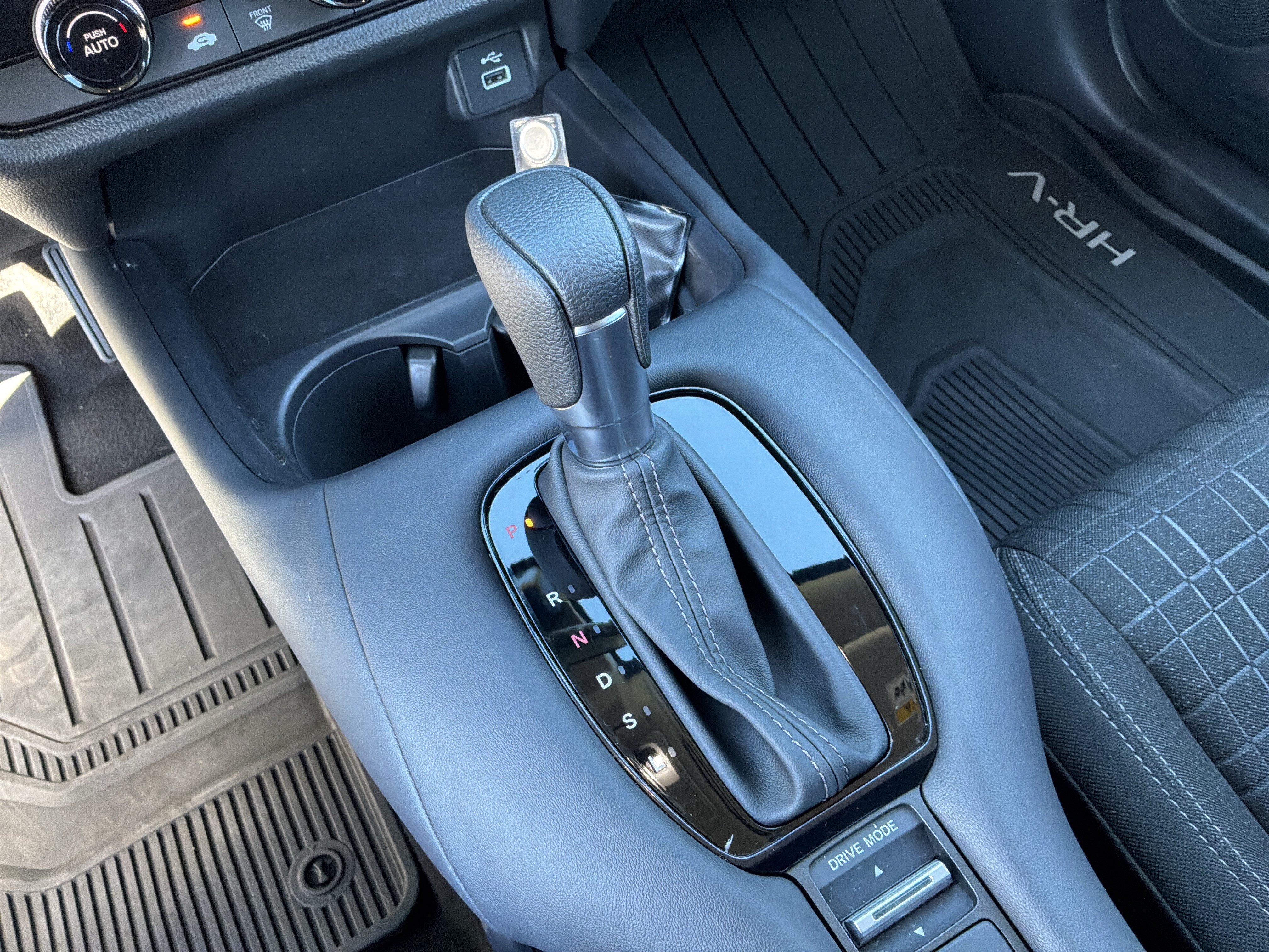 Used 2025 Honda HR-V LX image 25