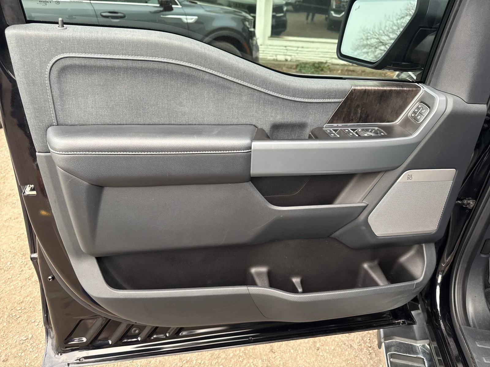 Used 2022 Ford F150 Lariat image 10