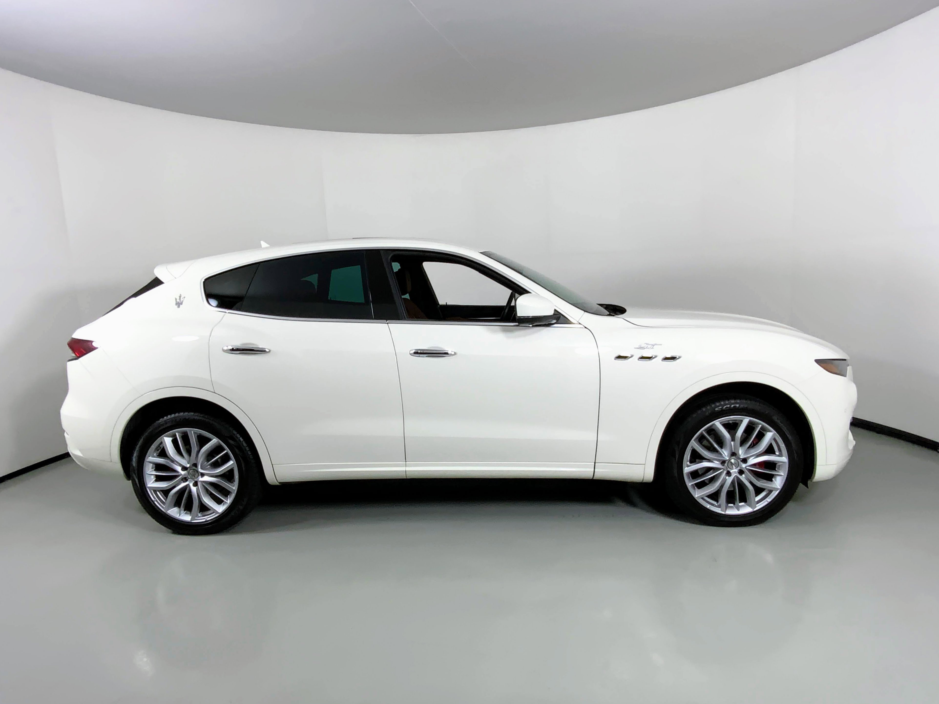 Certified 2022 Maserati Levante GT image 3