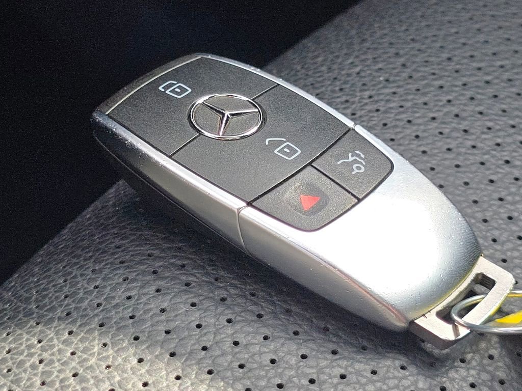 Certified 2022 Mercedes-Benz GLC 300 4MATIC image 38