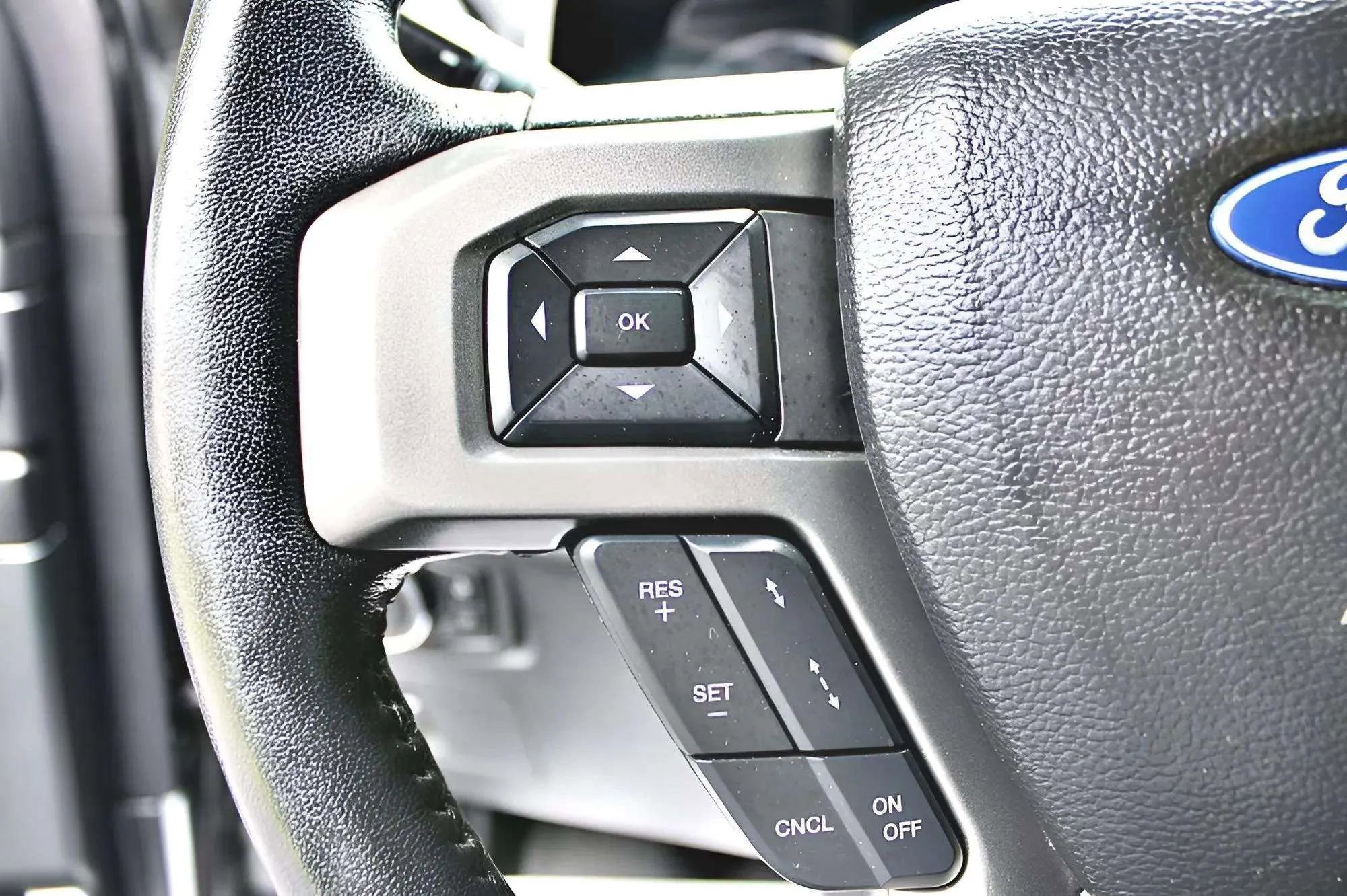 Used 2021 Ford Expedition XLT image 12