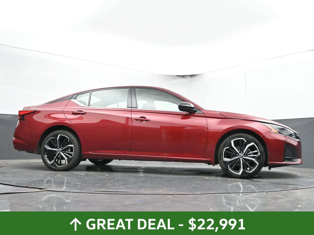 Used 2024 Nissan Altima 2.5 SR w/ SR Premium Package image 56