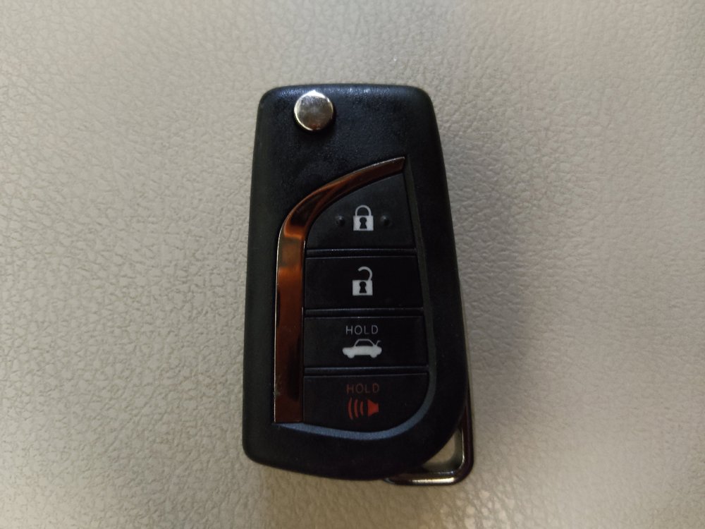 Used 2020 Toyota Camry LE FWD image 32