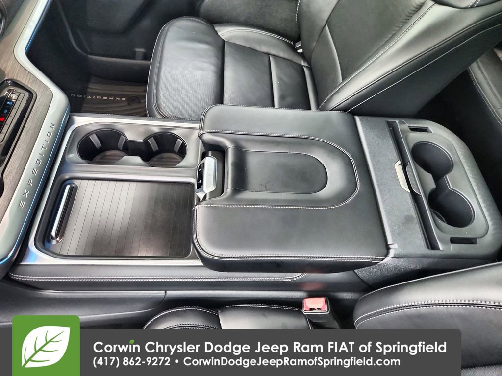 Used 2025 Ford Expedition Platinum w/ Driver's Package image 28