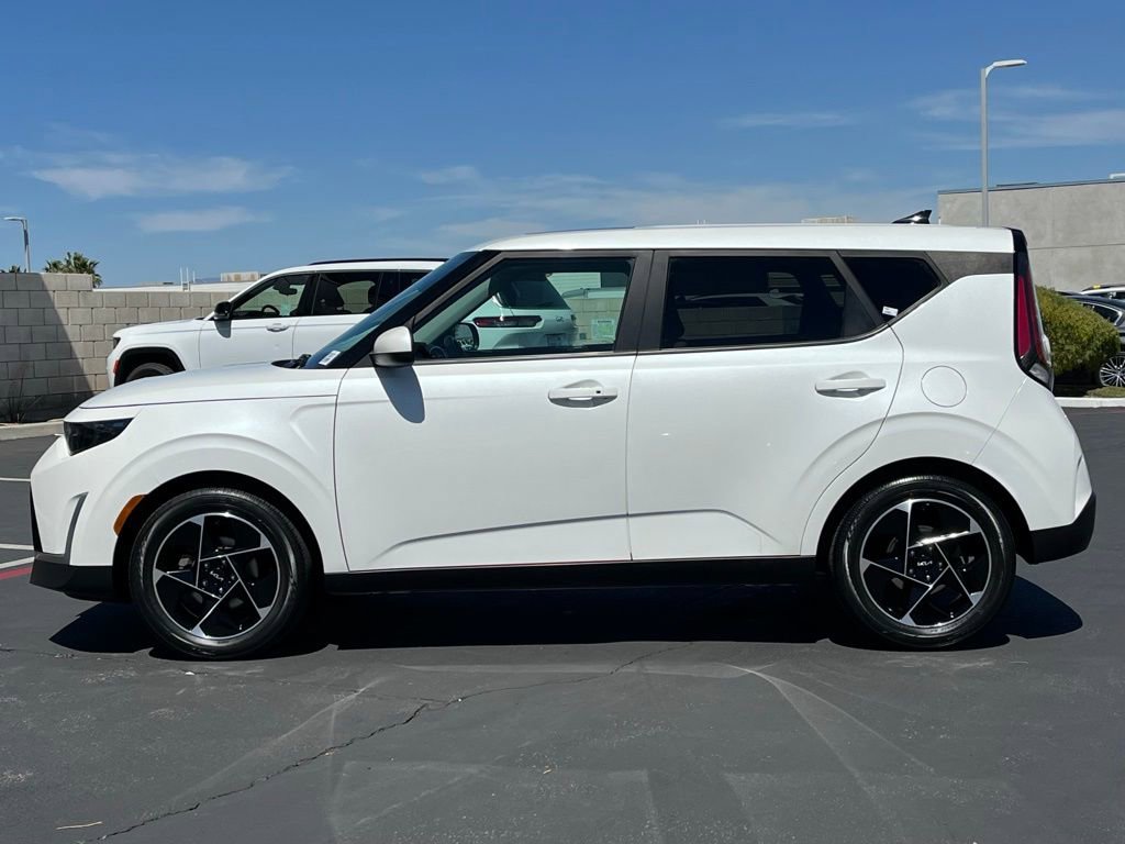 Used 2023 Kia Soul EX FWD image 5