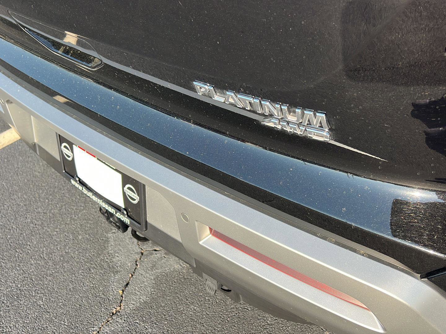 Used 2023 Nissan Pathfinder Platinum image 6