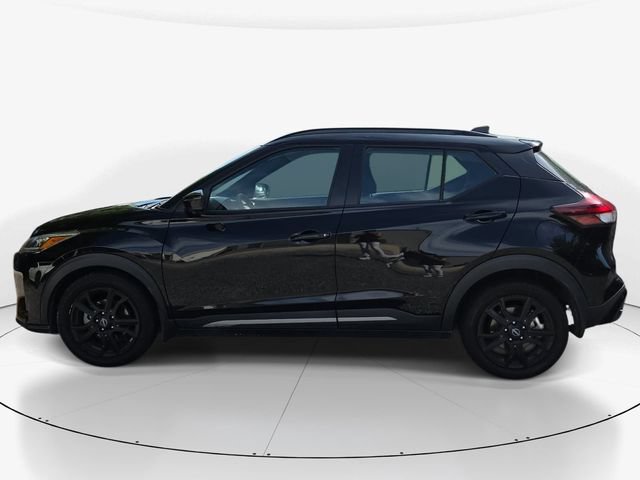 Used 2023 Nissan Kicks SR w/ Interior Electronics Package FWD image 9