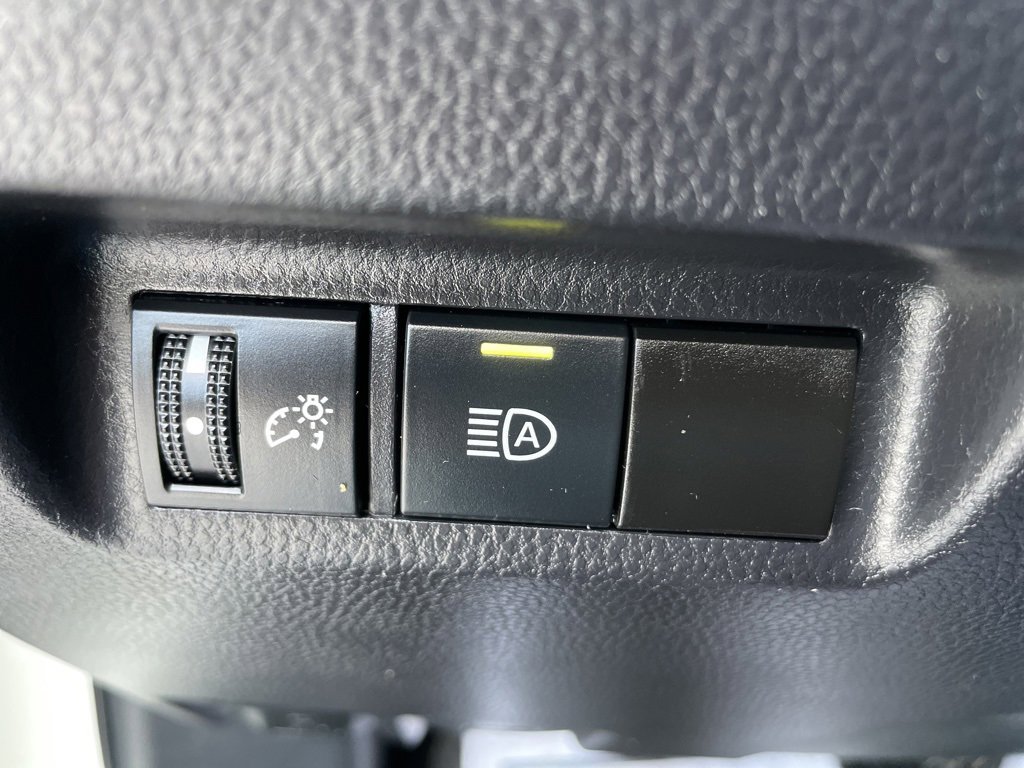 Used 2025 Toyota RAV4 XLE image 5