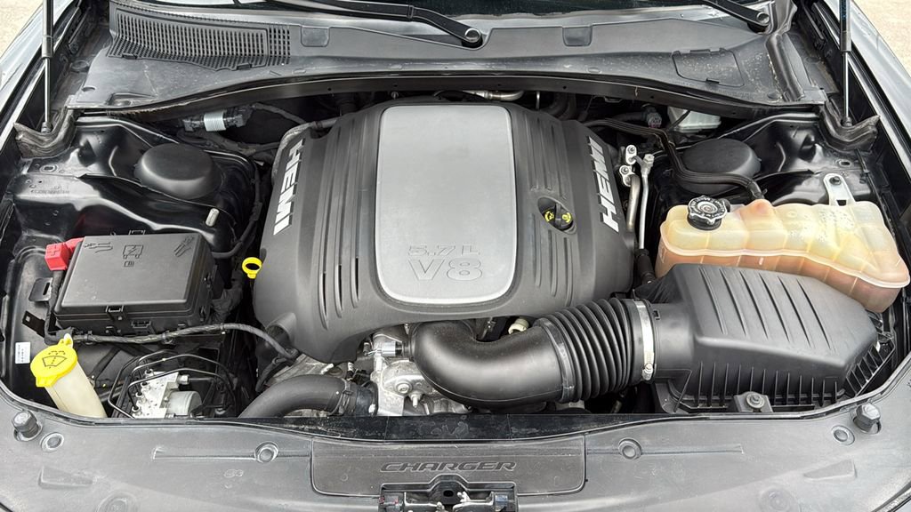 Used 2020 Dodge Charger R/T w/ Plus Group RWD image 35