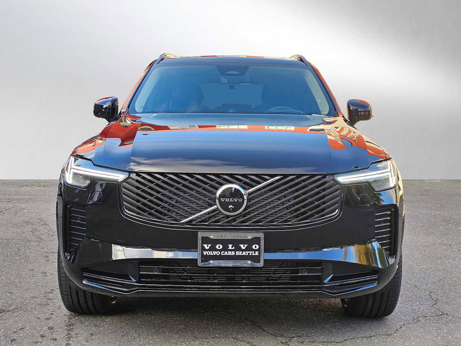 New 2026 Volvo XC90 B6 Ultra w/ Lounge Package image 2