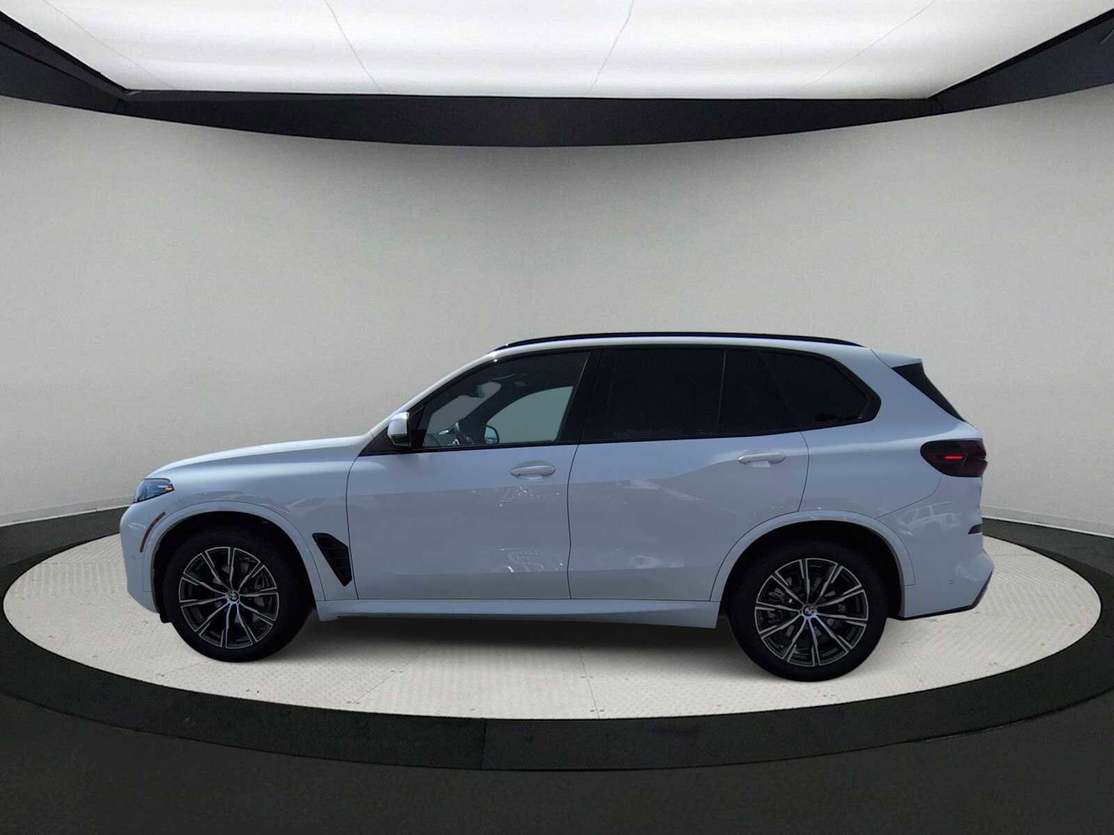 Used 2026 BMW X5 xDrive40i image 5