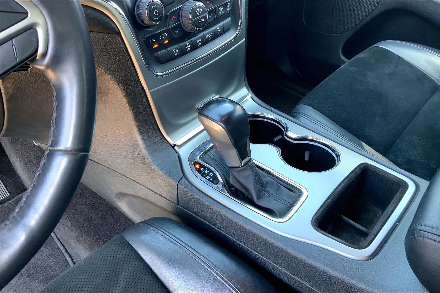 Used 2018 Jeep Grand Cherokee Altitude RWD image 15