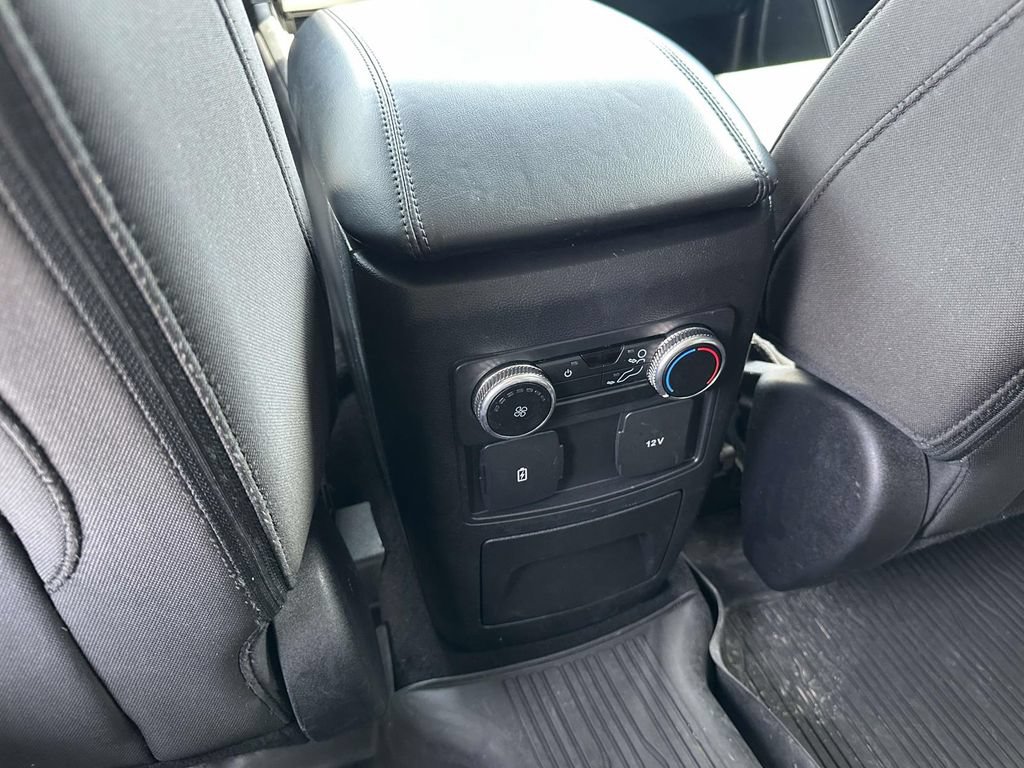 Used 2022 Ford Explorer XLT AWD/4WD image 15