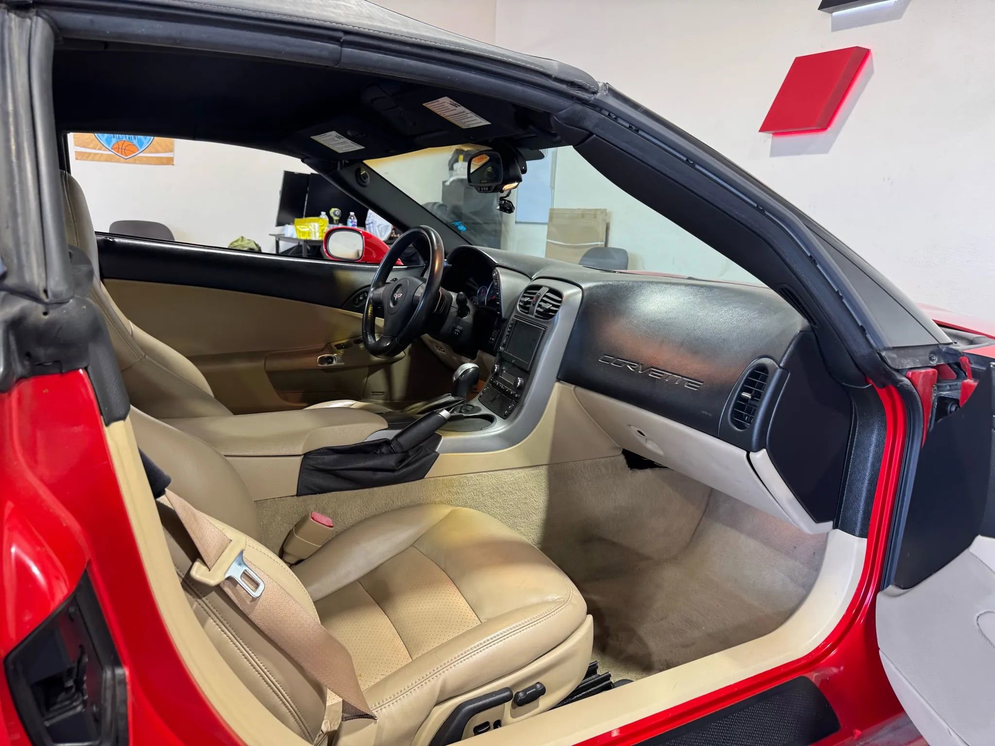 Used 2006 Chevrolet Corvette Convertible w/ Preferred Equipment Group image 17