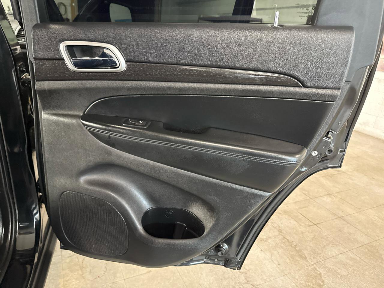 Used 2015 Jeep Grand Cherokee Altitude image 50