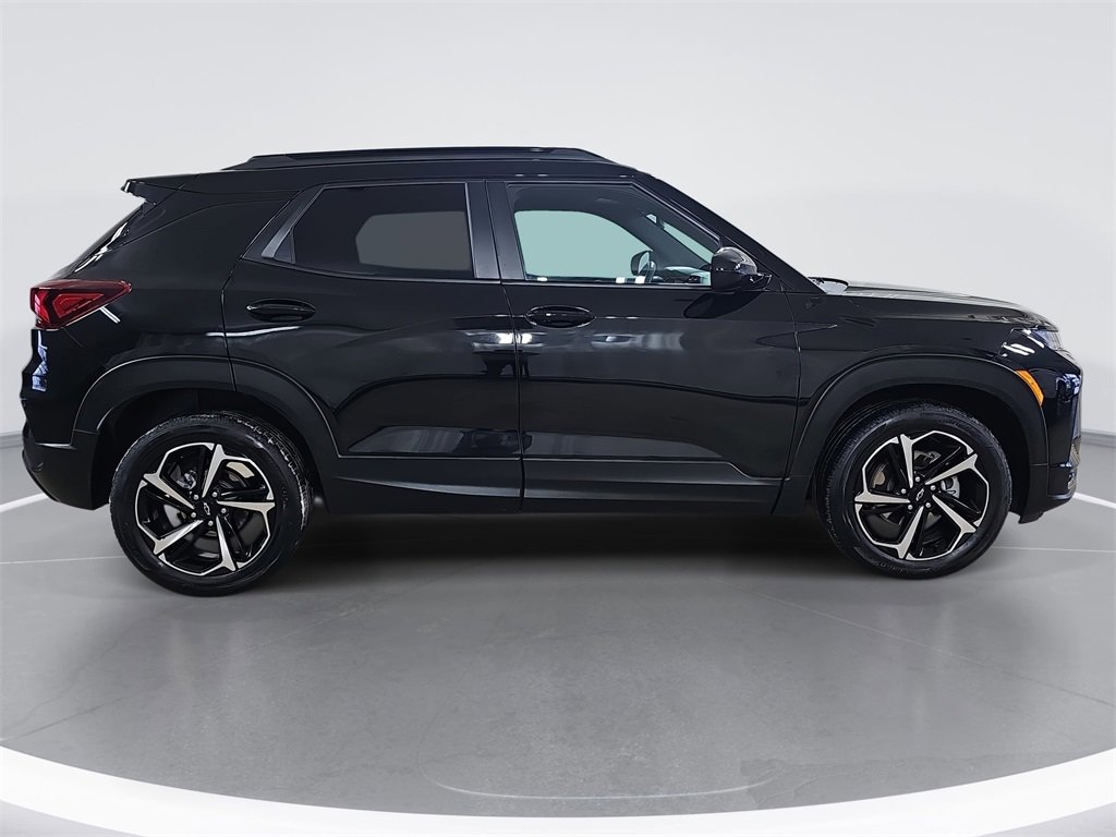 Certified 2023 Chevrolet TrailBlazer RS w/ Convenience Package image 2
