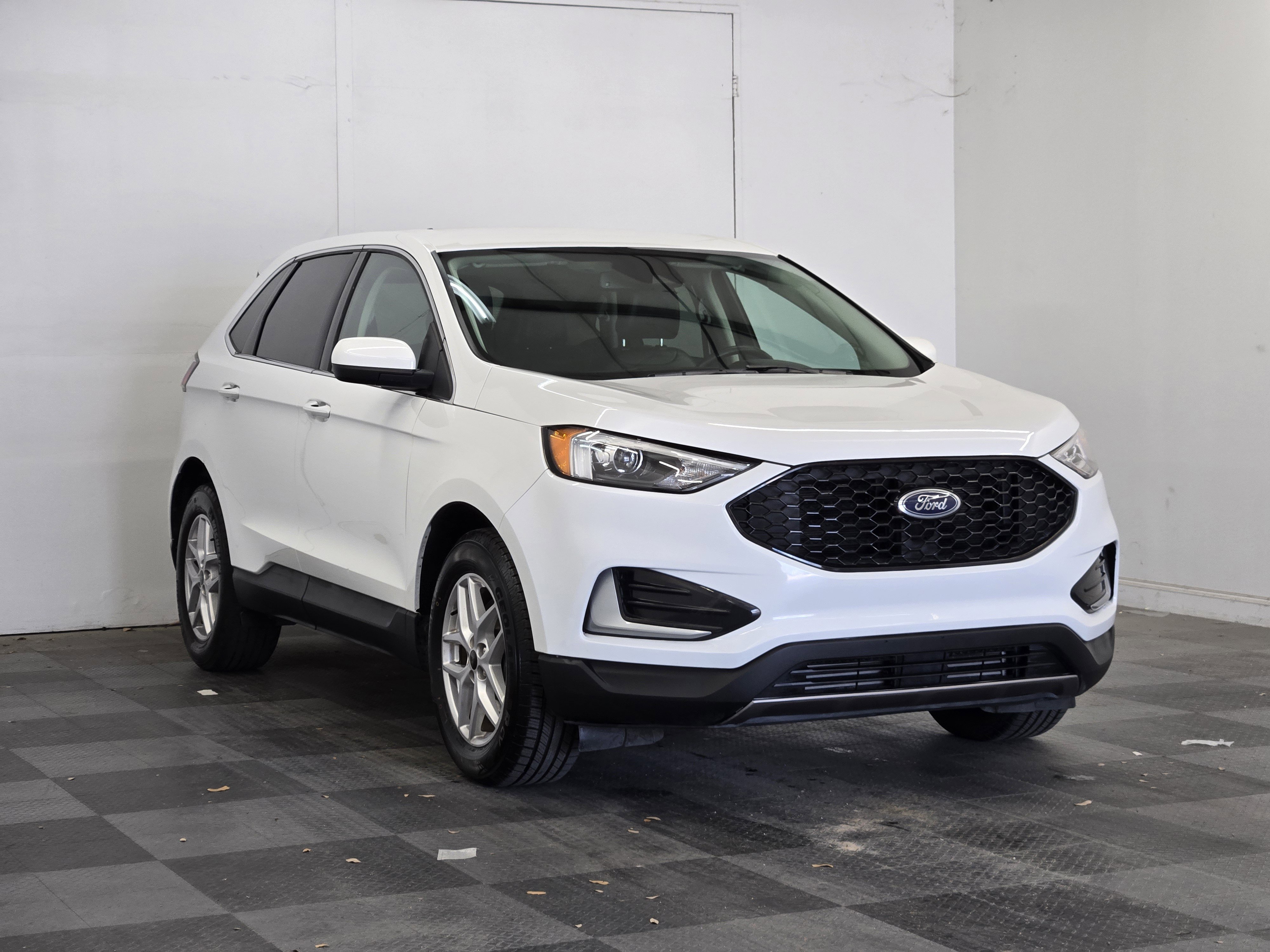 Certified 2023 Ford Edge SEL image 2