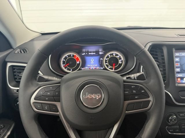 Used 2022 Jeep Cherokee Latitude Lux w/ Mopar Interior Package AWD/4WD image 14