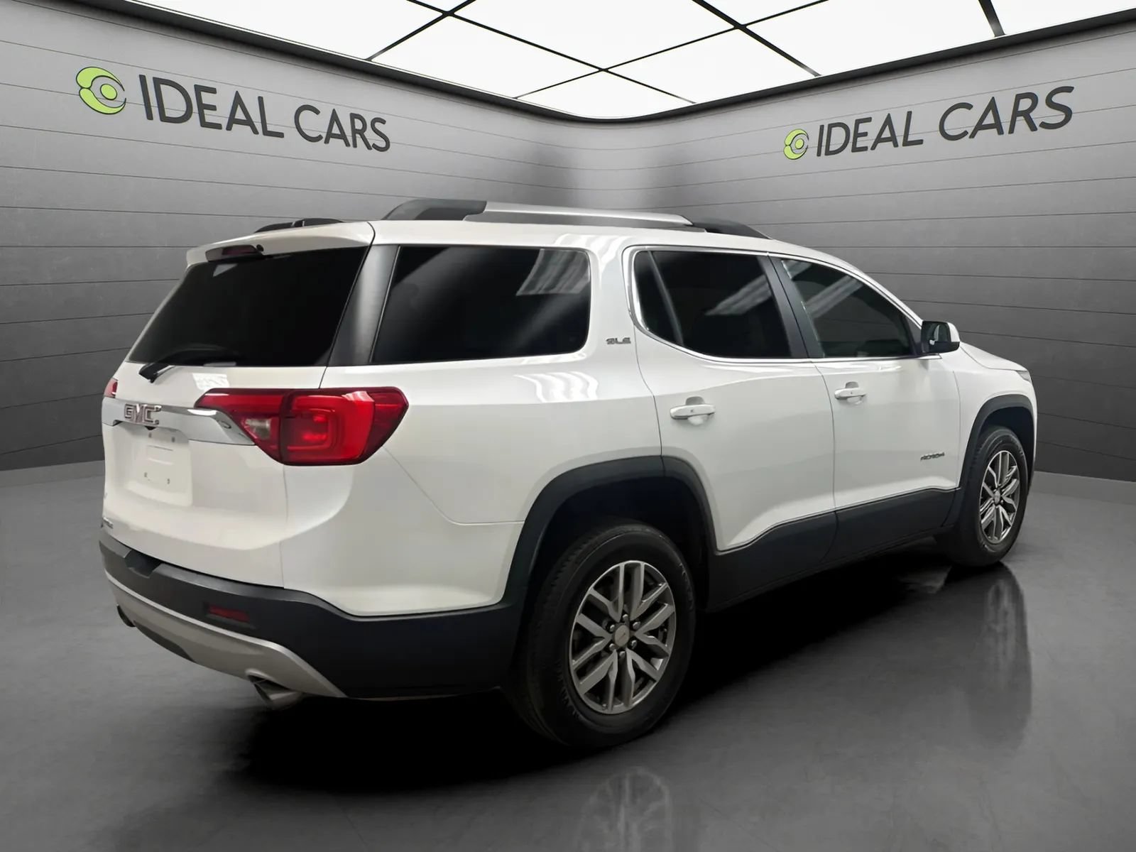 Used 2018 GMC Acadia SLE w/ LPO, Cargo Package FWD image 5