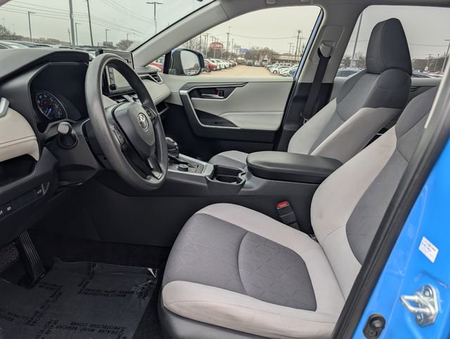 Used 2020 Toyota RAV4 XLE w/ Convenience Package image 26