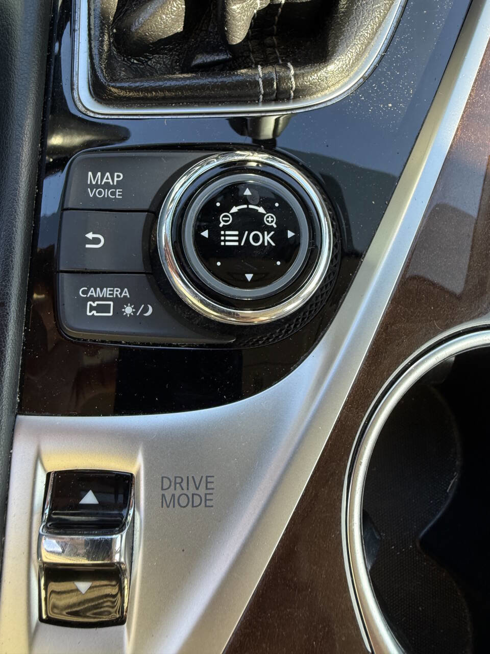 Used 2014 INFINITI Q50 Premium w/ Technology Package image 22