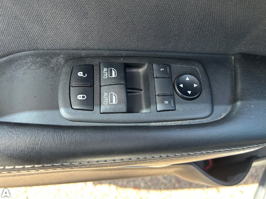 Used 2019 Dodge Challenger R/T w/ Driver Convenience Group RWD image 17