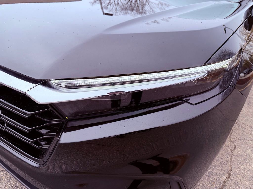 Used 2025 Honda CR-V EX image 15