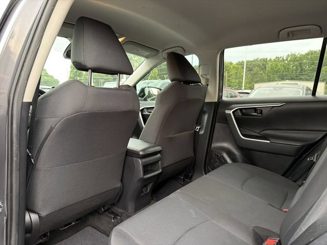 Used 2020 Toyota RAV4 LE FWD image 12