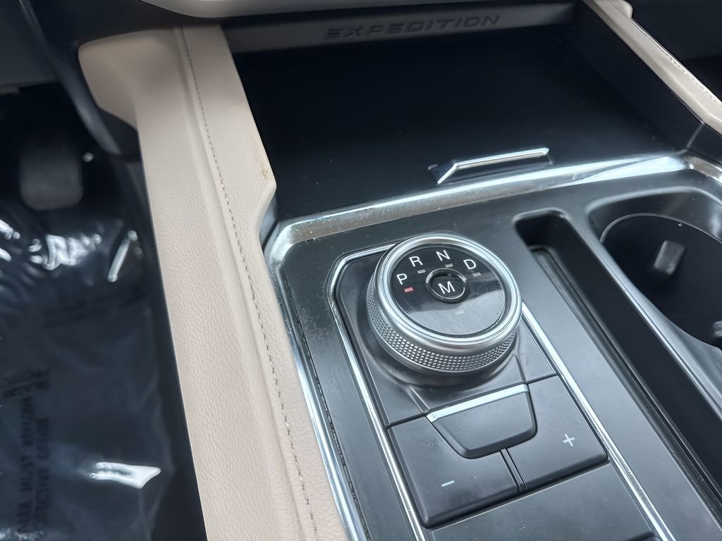 Used 2024 Ford Expedition Max XLT image 18