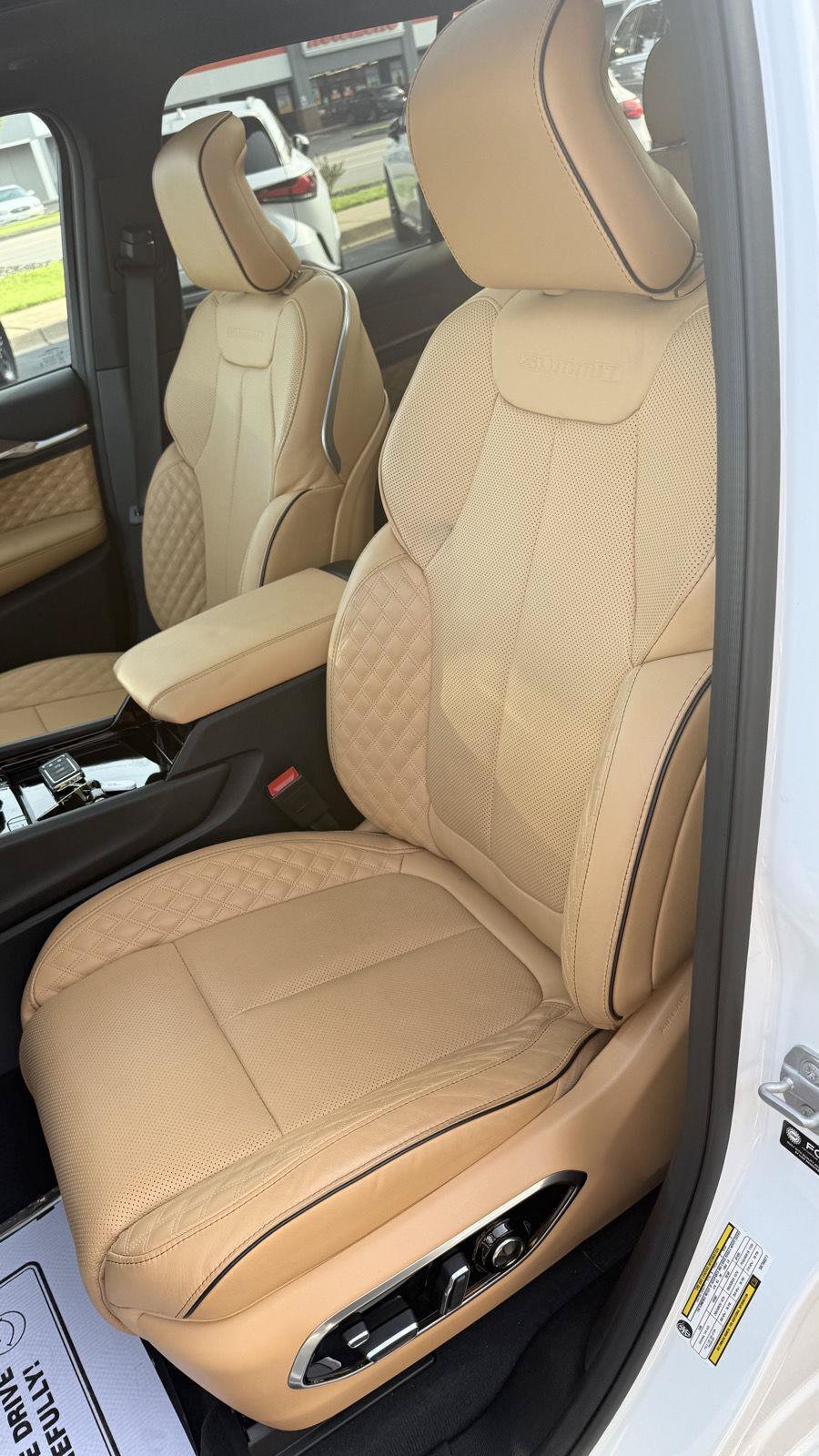 Used 2025 Jeep Grand Cherokee Summit AWD/4WD image 42