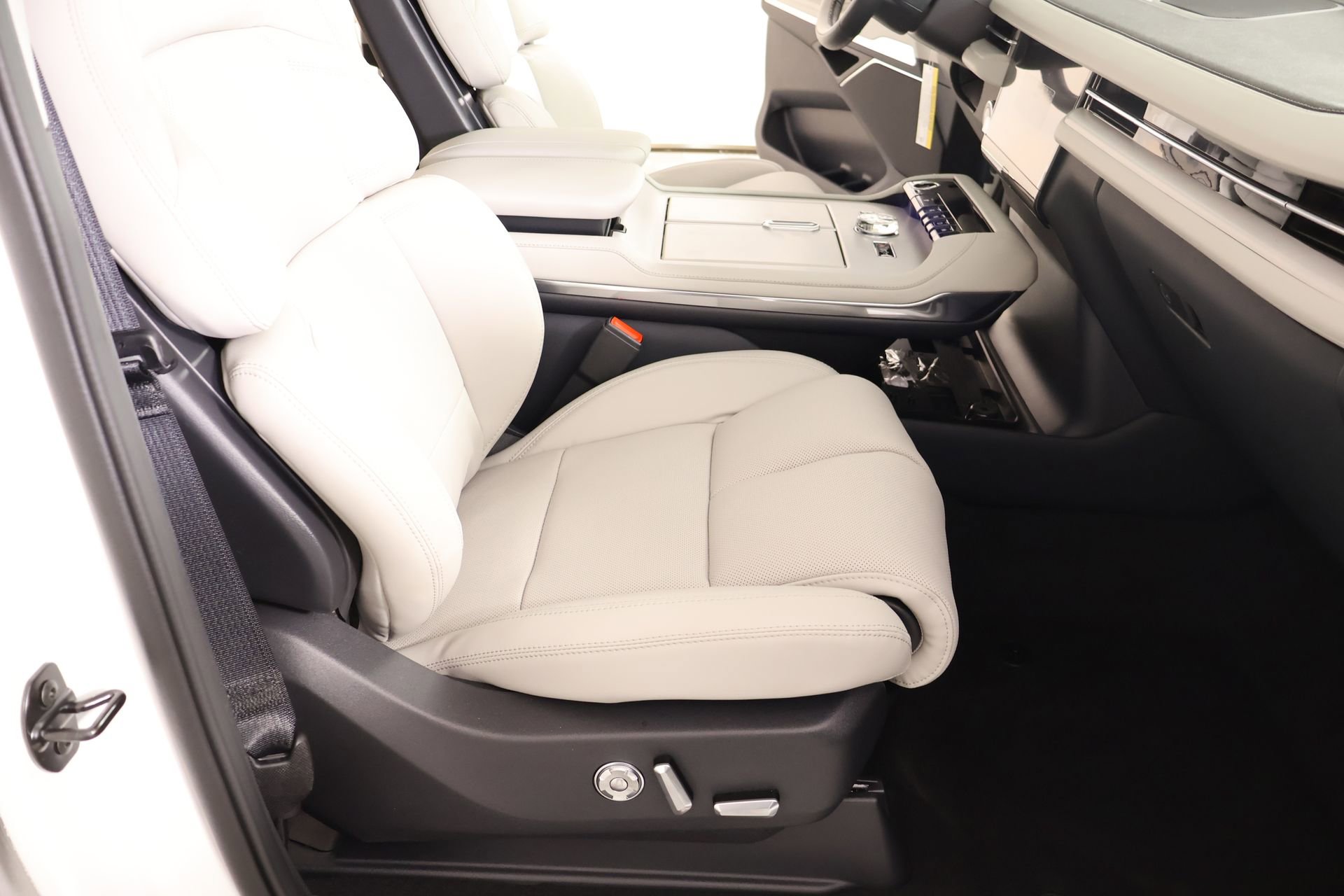 New 2026 Lincoln Navigator Premiere image 15