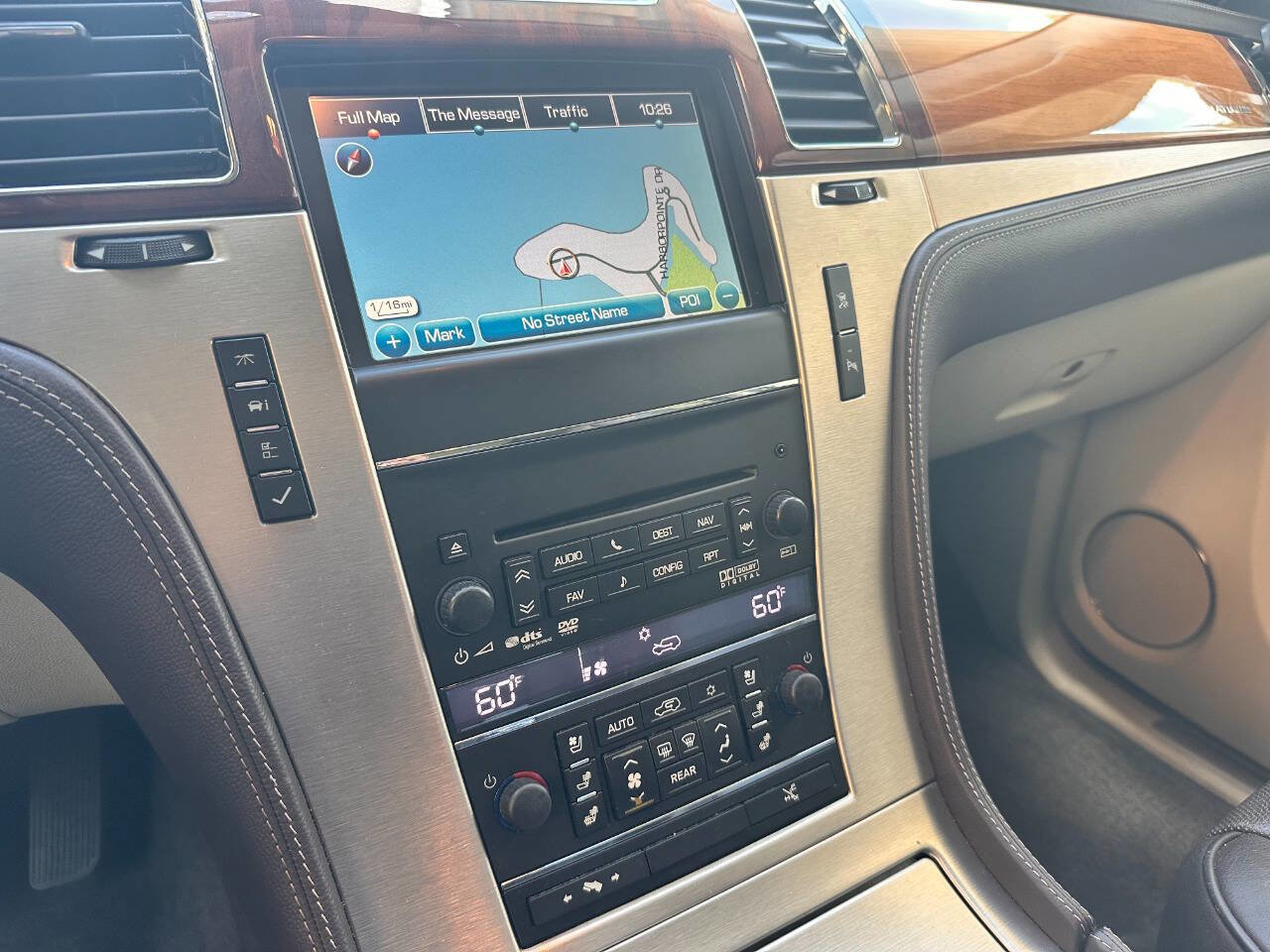 Used 2011 Cadillac Escalade Platinum image 17