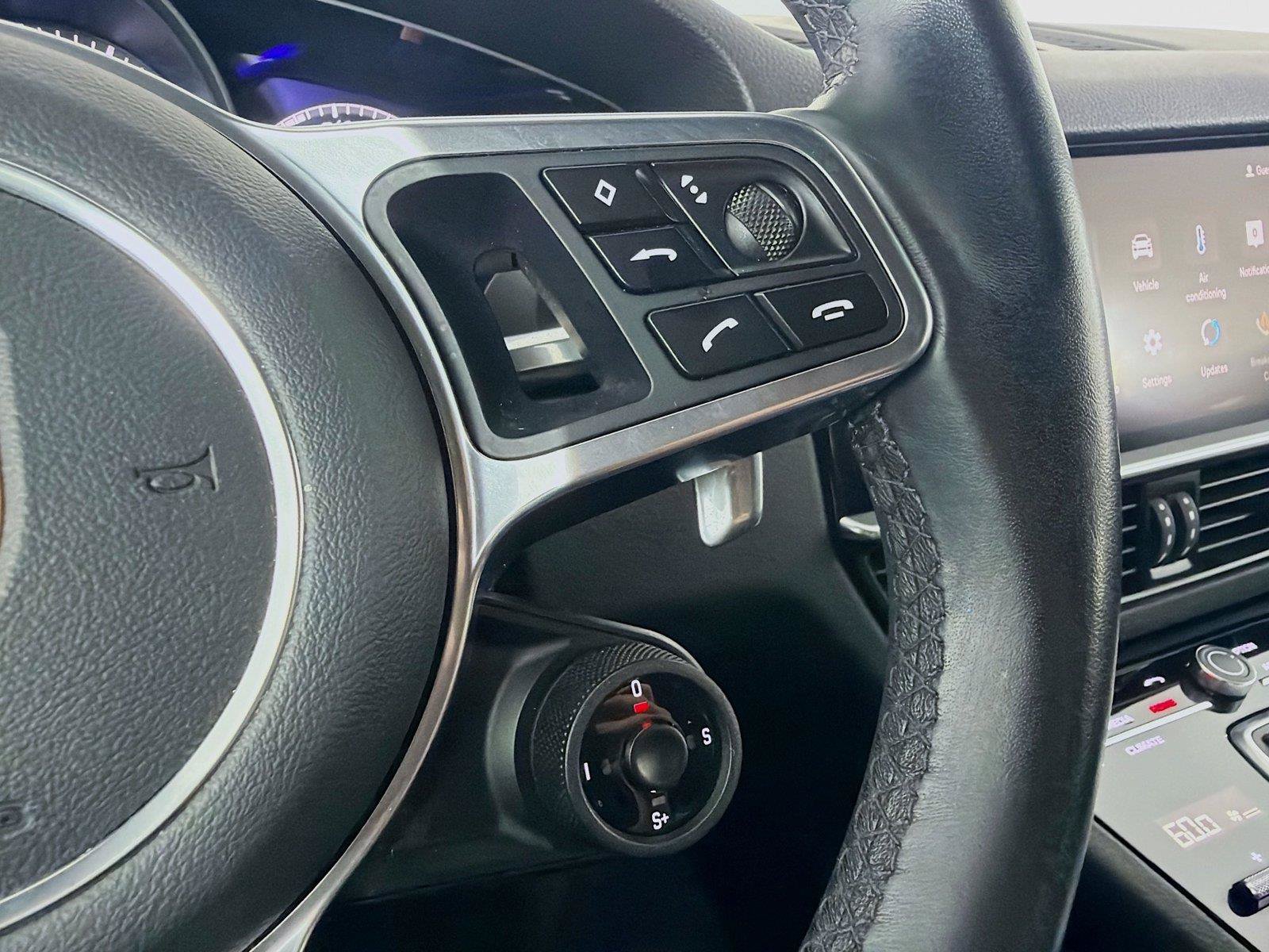 Certified 2023 Porsche Cayenne Coupe AWD/4WD image 13