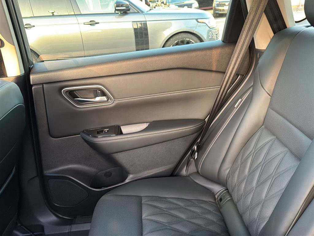 Used 2024 Nissan Rogue Platinum image 55