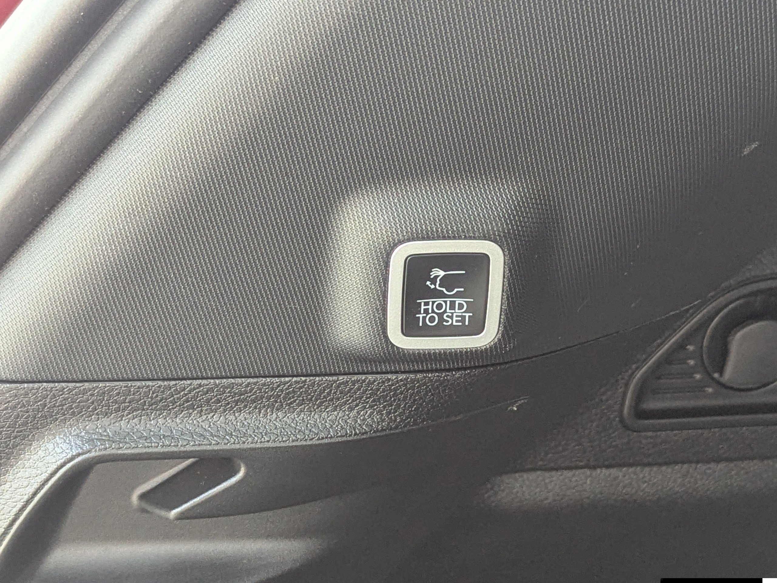 Certified 2025 Jeep Grand Cherokee Limited w/ Black Appearance Package image 17