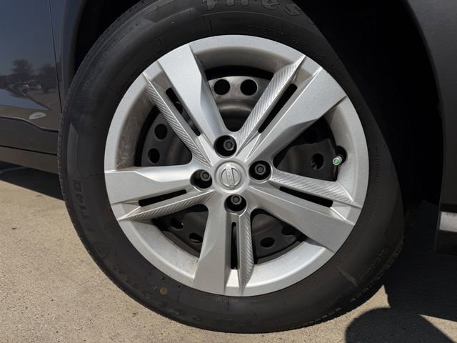 Used 2024 Nissan Kicks S image 9