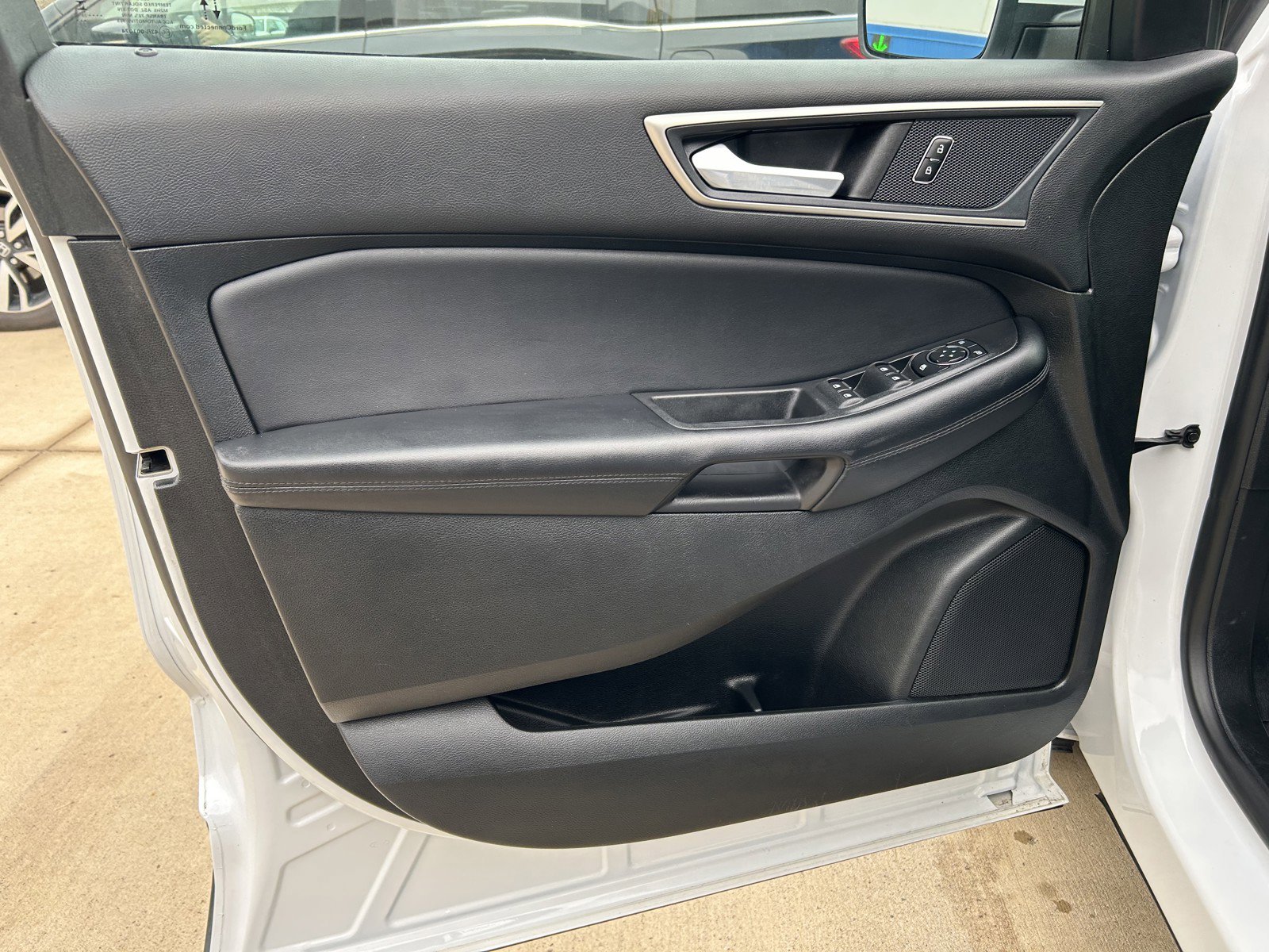 Used 2023 Ford Edge SEL image 10