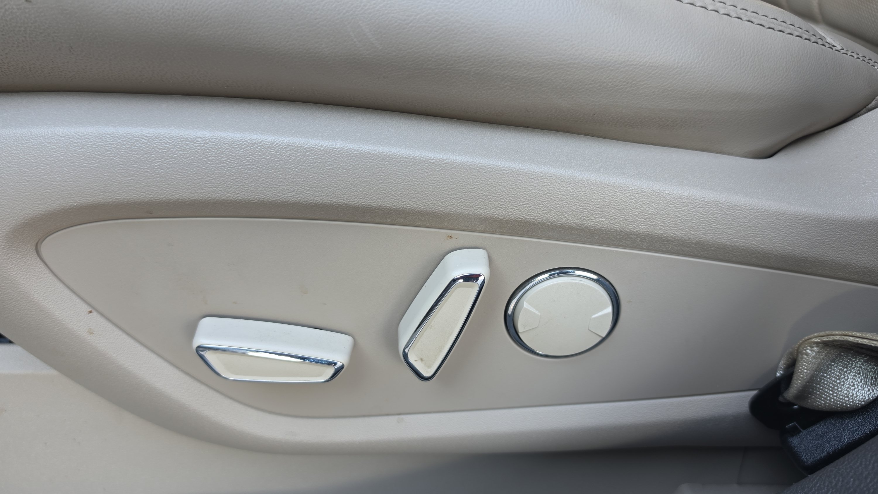 Used 2023 Lincoln Nautilus Reserve FWD image 10